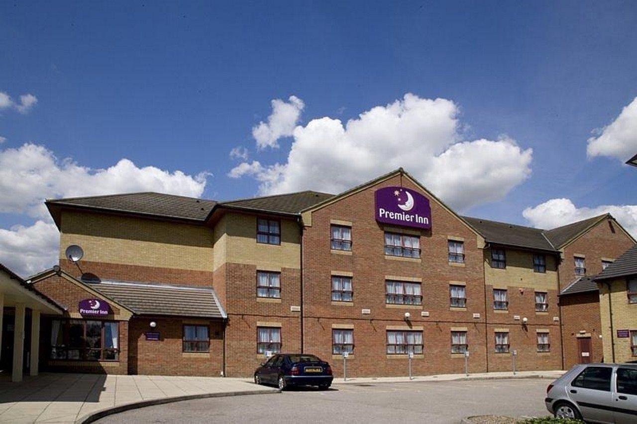Premier Inn Premier Inn Southend Airport Экстерьер фото